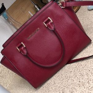 Micheal kors crossbody